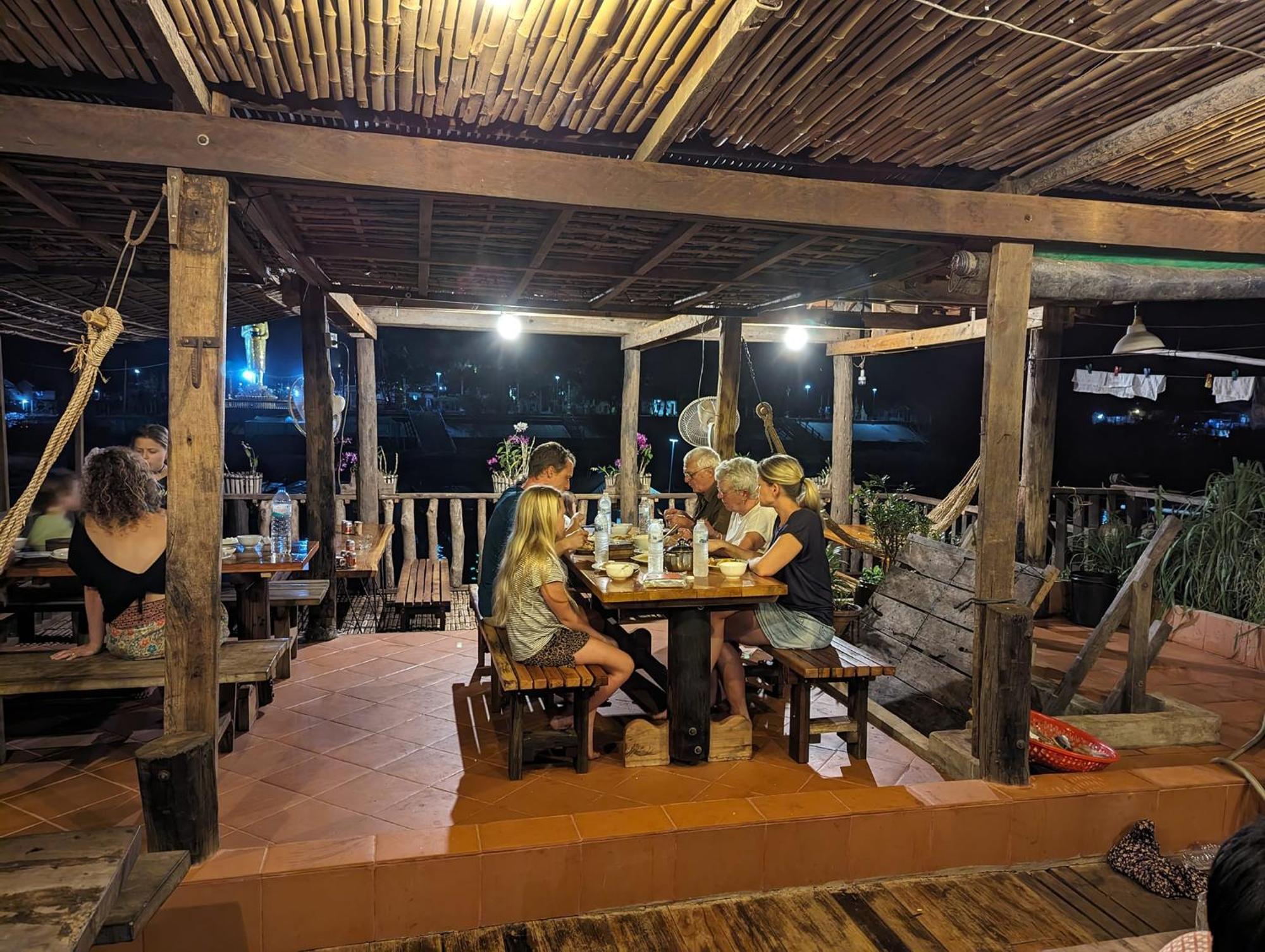 St 63 Home Stay & Tour Kampong Khleang Kültér fotó