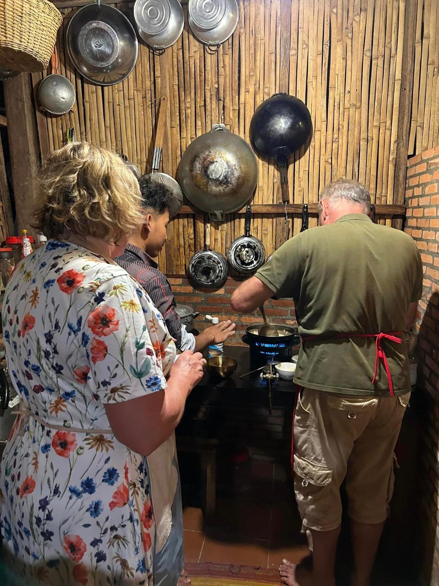 St 63 Home Stay & Tour Kampong Khleang Kültér fotó