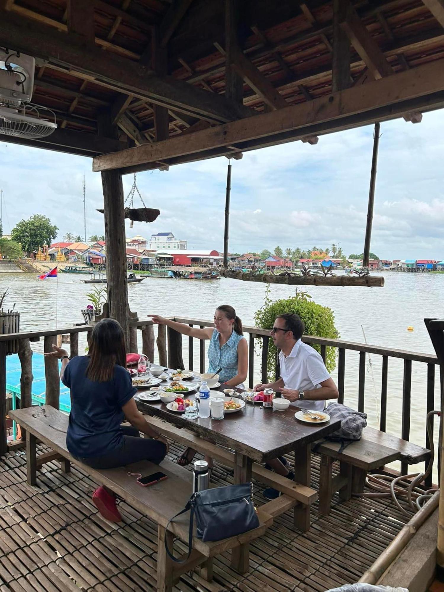 St 63 Home Stay & Tour Kampong Khleang Kültér fotó