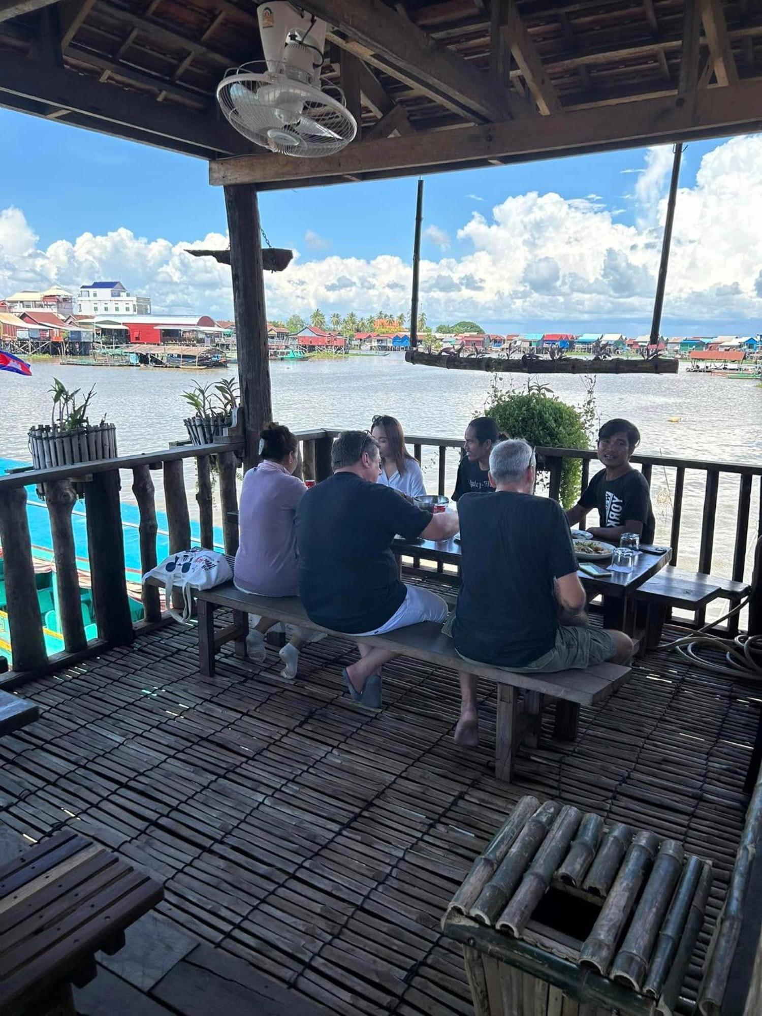 St 63 Home Stay & Tour Kampong Khleang Kültér fotó